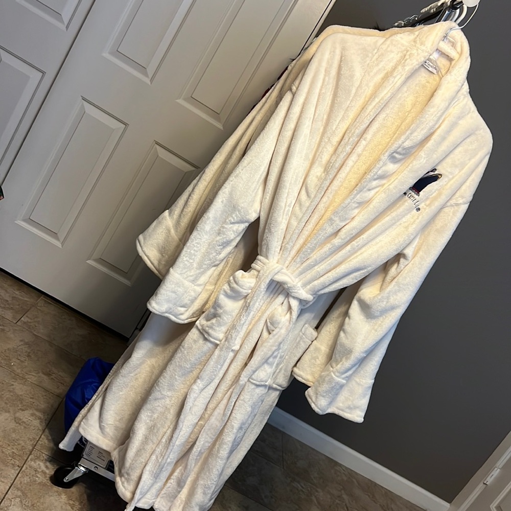 Disney Cruise Line White Plush Robe